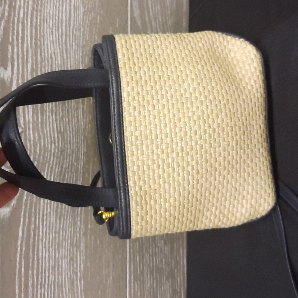 Etienne Aigner Convertible crossbody hand bag - Picture 4 of 13